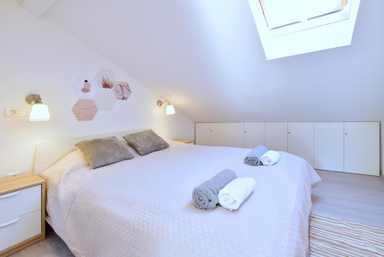 Apartments Sea & Sky Stari Grad  Εξωτερικό φωτογραφία